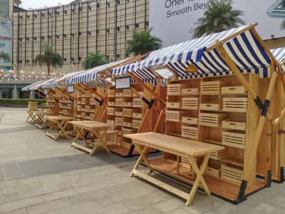 flea market stalls
